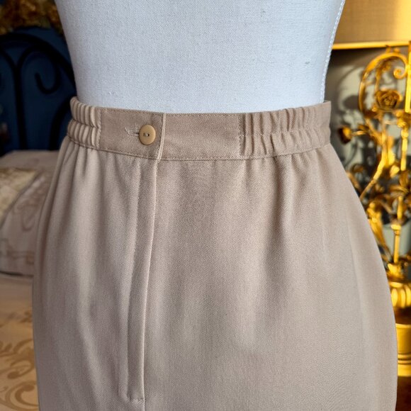 Vintage 90s Beige Skirt Suit w Gold Buttons - Picture 12 of 16